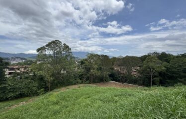 Venta de lote en condominio en Pinares Curridabat