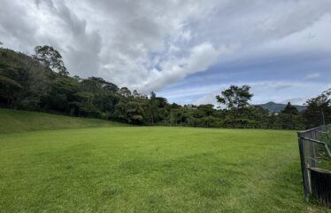 Venta de lote en condominio en Pinares Curridabat