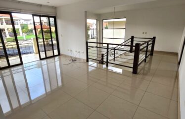 Venta de casa en Granadilla, Curridabat.