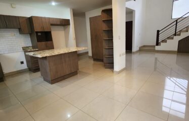Venta de casa en Granadilla, Curridabat.
