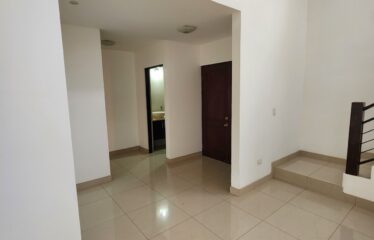 Venta de casa en Granadilla, Curridabat.