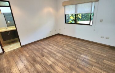 Venta de casa en Granadilla, Curridabat.
