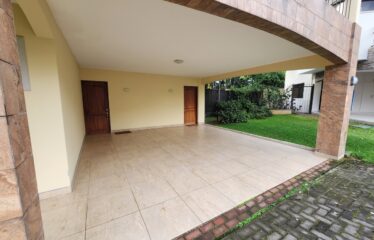 Venta de casa en Granadilla, Curridabat.