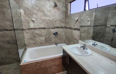 Venta de casa en Granadilla, Curridabat.