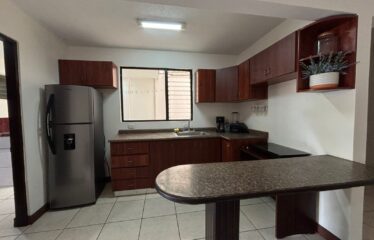 Alquiler de apartamento en Condominio en San Rafael de Escazú.