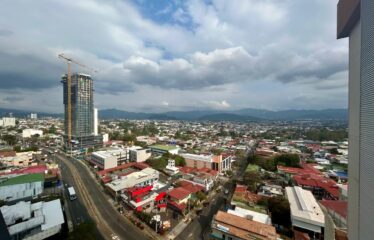 Alquiler de apartamento en condominio en Escalante.