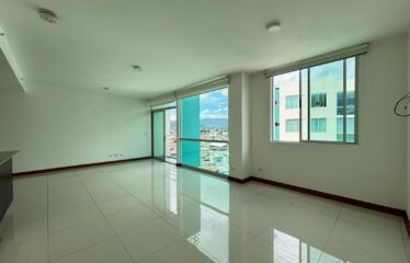 Apartment for sale in a condominium in San Sebastián.