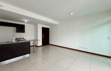 Apartment for sale in a condominium in San Sebastián.