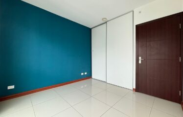 Apartment for sale in a condominium in San Sebastián.