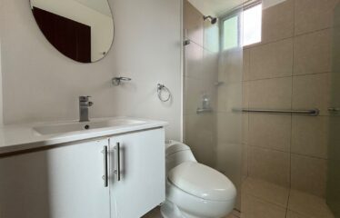 Apartment for sale in a condominium in San Sebastián.