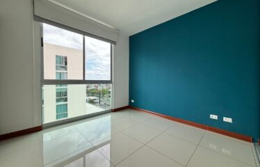 Apartment for sale in a condominium in San Sebastián.