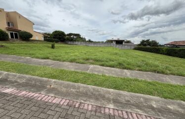 Venta de lote en condominio en la Guácima, Alajuela.