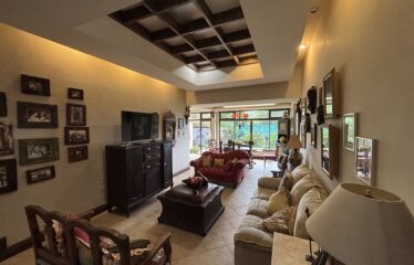 House for sale in Pinares, Curridabat.