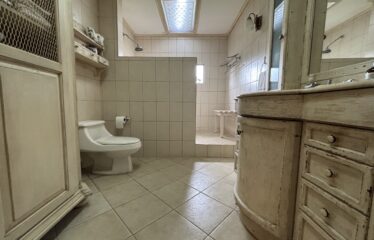 House for sale in Pinares, Curridabat.