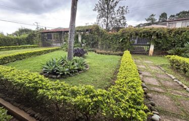 House for sale in Pinares, Curridabat.