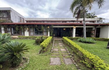 House for sale in Pinares, Curridabat.
