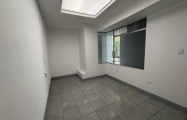 Office for rent in Los Yoses.