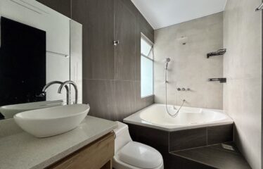House for sale in a condominium in Brasil de Santa Ana.