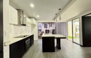 House for sale in a condominium in Brasil de Santa Ana.