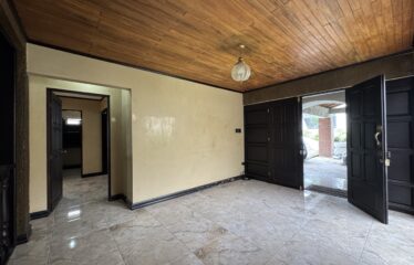 Venta de casa en Pinares, Curridabat.