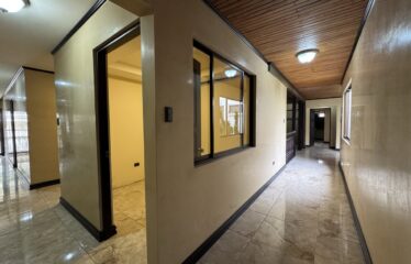 Venta de casa en Pinares, Curridabat.