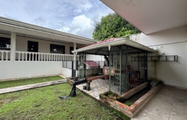 Venta de casa en Pinares, Curridabat.