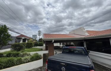 Venta de casa en Pinares, Curridabat.