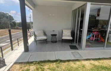 Venta de casa en condominio en Brasil de Santa Ana.