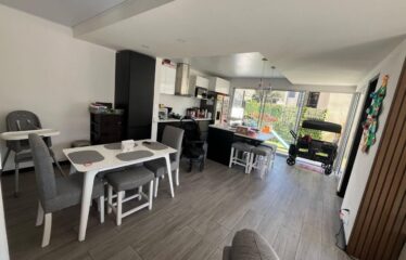 Venta de casa en condominio en Brasil de Santa Ana.