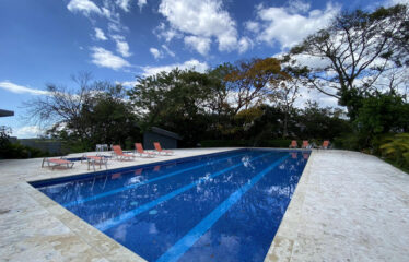Venta de casa en condominio en la Guácima, Alajuela.