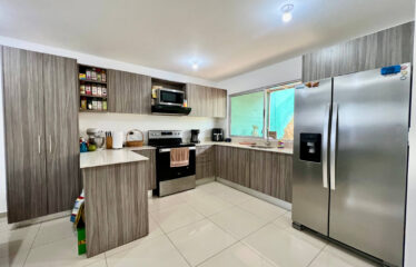 House for sale in a condominium in Guácima, Alajuela.