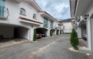 House for sale in condominium in Rohrmoser.