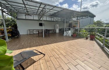 House for sale in a condominium in Lomas de Ayarco, Curridabat.