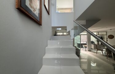 House for sale in a condominium in Lomas de Ayarco, Curridabat.