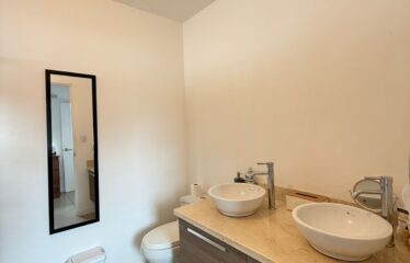 Venta de casa en condominio en Ciudad Colón, San José.