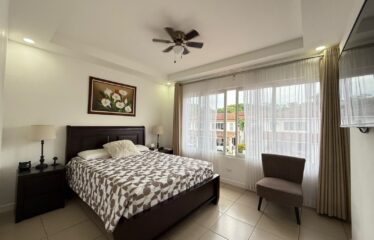 Alquiler de casa en condominio en Ciudad Colón, San José.