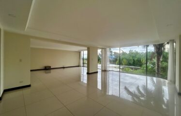 Apartment for rent in a condominium in San Rafael de Escazú.