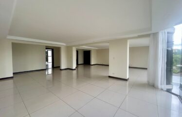 Apartment for rent in a condominium in San Rafael de Escazú.