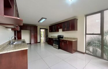 Apartment for rent in a condominium in San Rafael de Escazú.