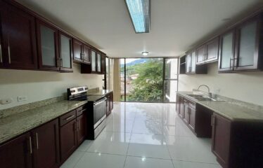 Apartment for rent in a condominium in San Rafael de Escazú.