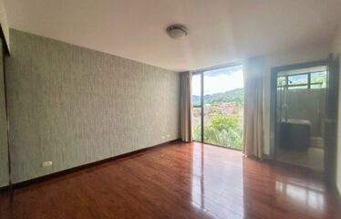 Apartment for rent in a condominium in San Rafael de Escazú.