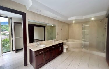 Apartment for rent in a condominium in San Rafael de Escazú.