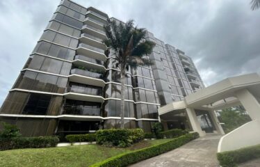 Apartment for rent in a condominium in San Rafael de Escazú.