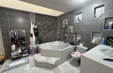 Venta de casa en residencial en Tres Ríos, Cartago.