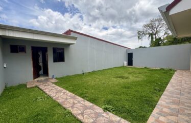 Venta de Condominio con 3 apartamentos en Lomas de Ayarco, Curridabat