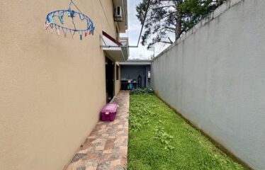 Venta de Condominio con 3 apartamentos en Lomas de Ayarco, Curridabat