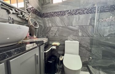 Venta de Condominio con 3 apartamentos en Lomas de Ayarco, Curridabat