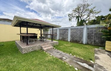 Venta de Condominio con 3 apartamentos en Lomas de Ayarco, Curridabat