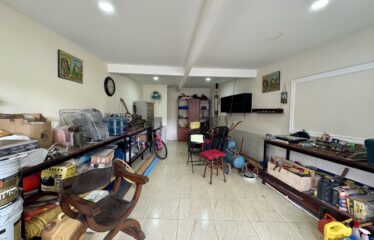 Venta de Condominio con 3 apartamentos en Lomas de Ayarco, Curridabat