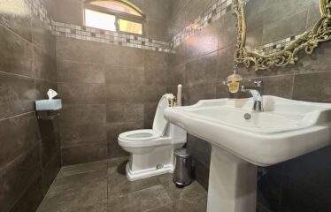 Venta de Condominio con 3 apartamentos en Lomas de Ayarco, Curridabat